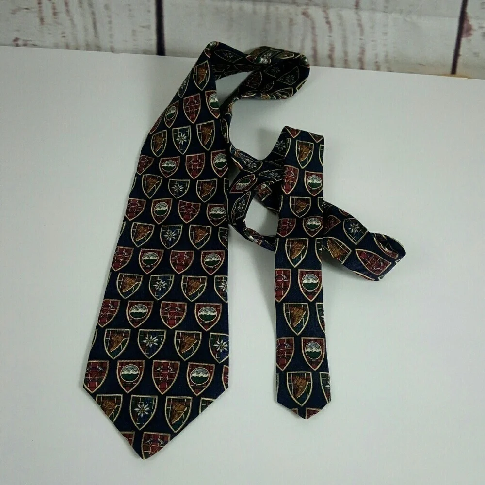 Tommy Hilfiger men neck